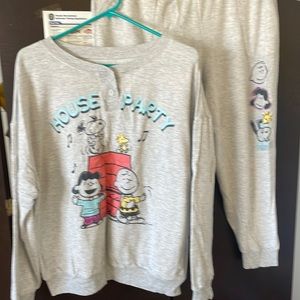 Peanuts Snoopy sweatshirt and sweatpants. Women’s size XL